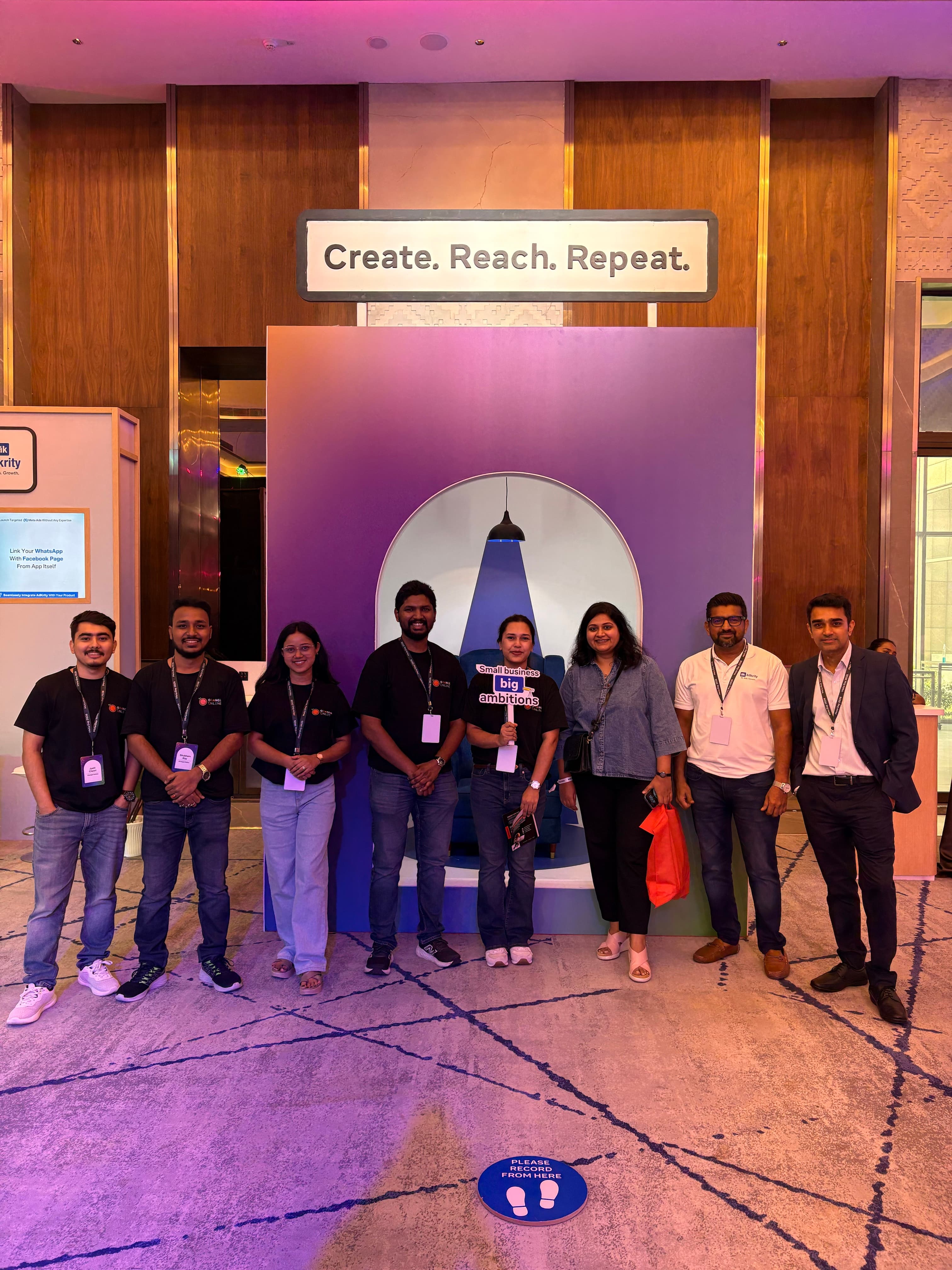 Orange Online team with Meta team
